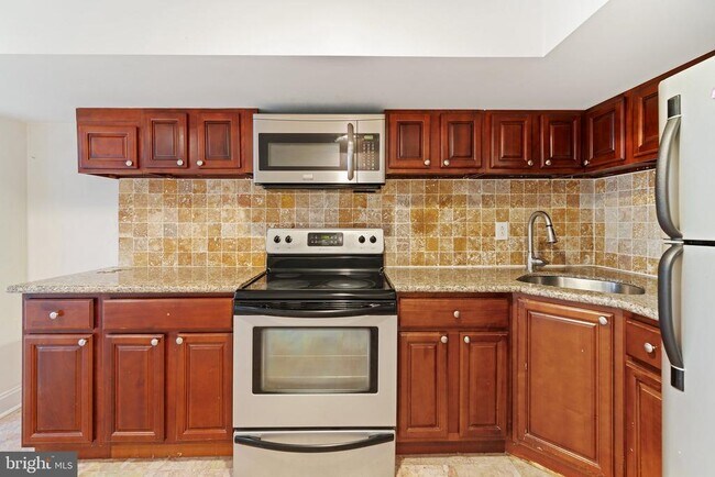 Building Photo - 1729 Fontain St