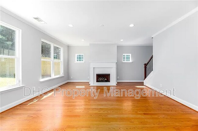 Building Photo - 1765 Stoney Creek Dr SE