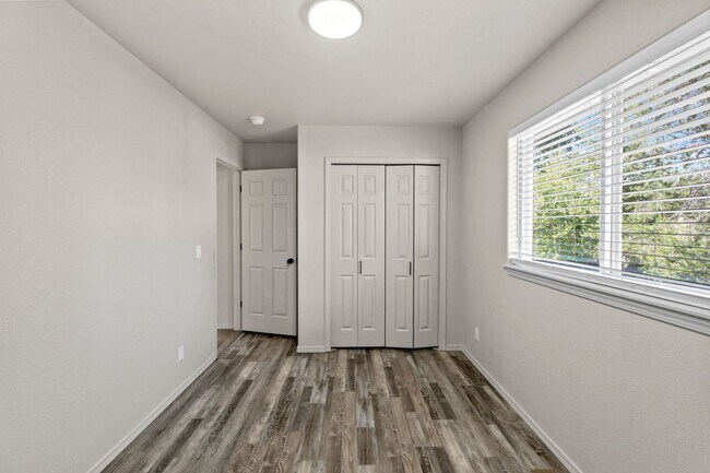 Building Photo - Post Falls ID Multi-Level Home for Rent