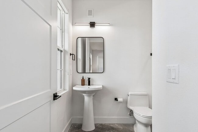 Building Photo - Modern Townhome For Lease in downtown St Pete and Warehouse Arts District