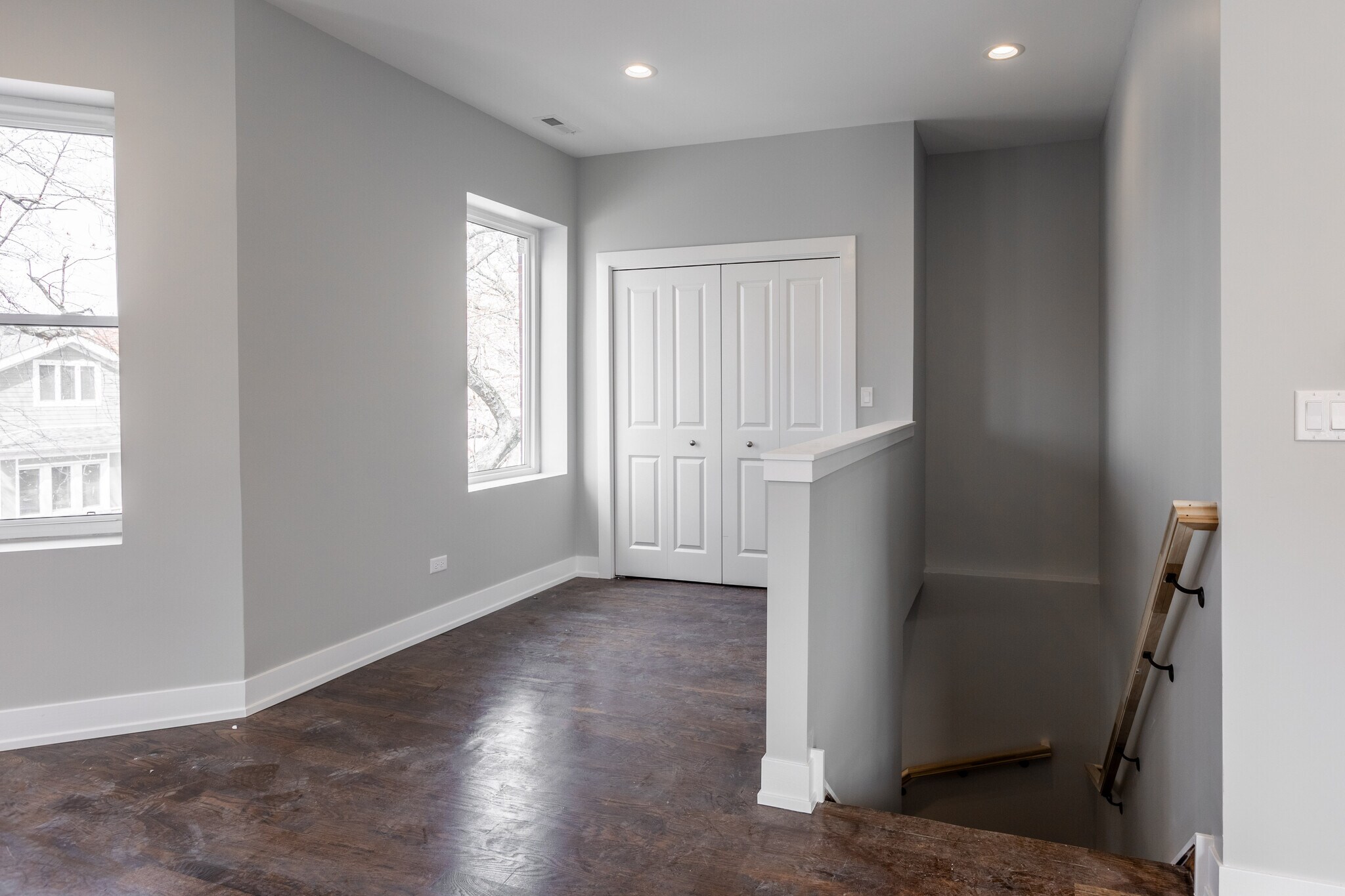 Building Photo - 3136 N Oakley Ave