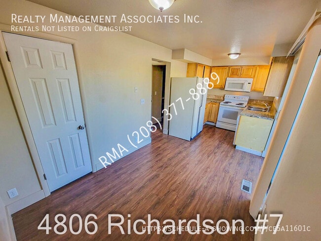 Building Photo - Great Townhouse Located on The Bench!!!