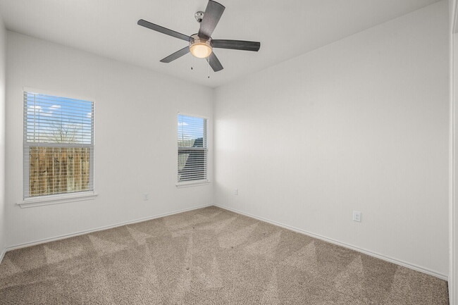 Building Photo - 5708 Lehigh St