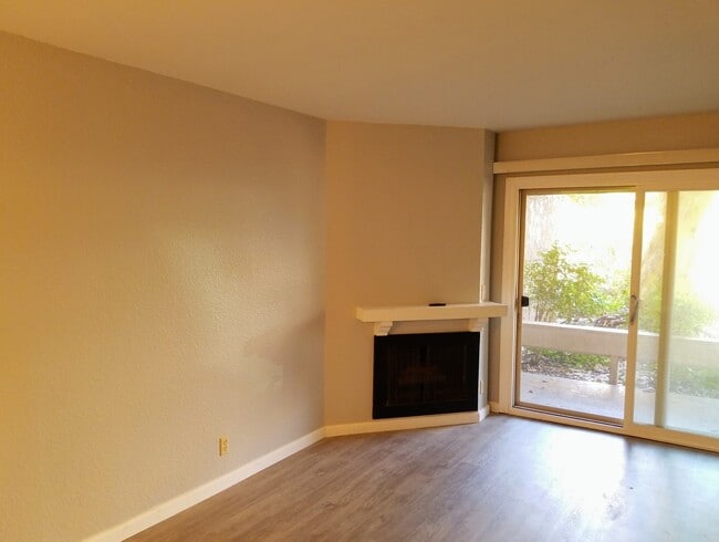 Building Photo - Mission Valley remodeled 2 bed 2 bath vinyl wood floors