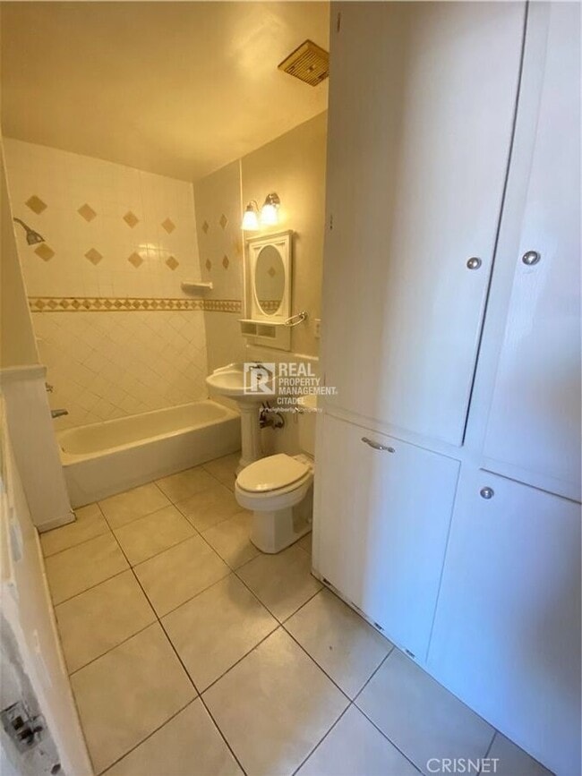 Building Photo - 43360 7th St E