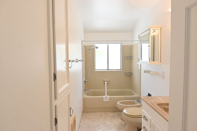 Building Photo - West SJ Beauty, Pool & Spa, 2 bed, 2 bath, 2 car garage single family home available soon!