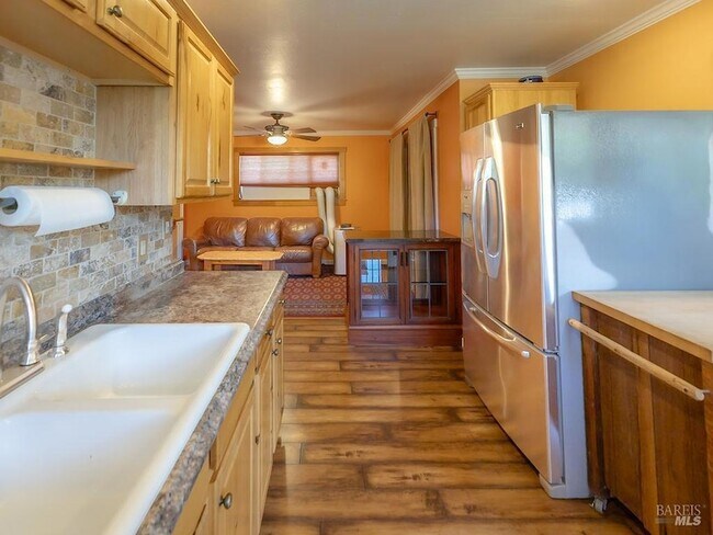 Building Photo - 944 Clover Dr
