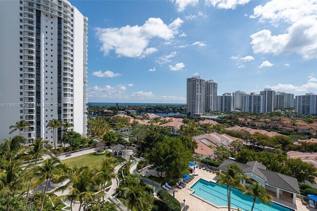 Building Photo - 21055 Yacht Club Dr