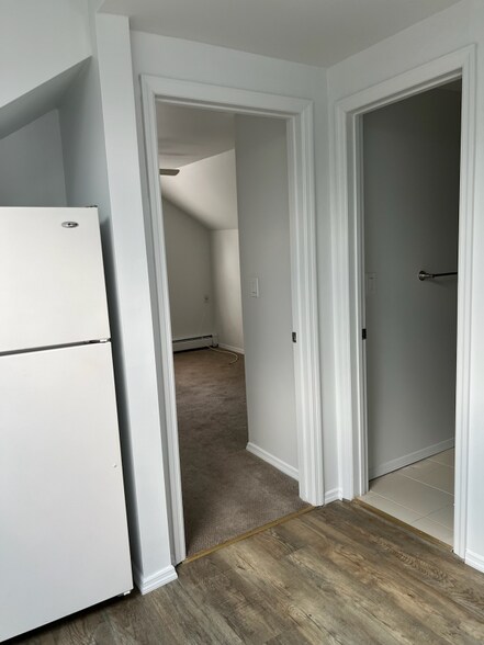Building Photo - 18 Linden Pl