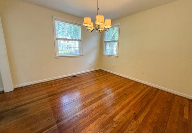 Building Photo - Beautiful 3BR/1.5BA Home in Newport News, VA - Move-in Ready!