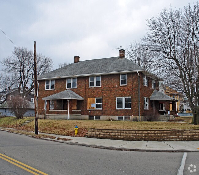 Primary Photo - 2820 N Main St