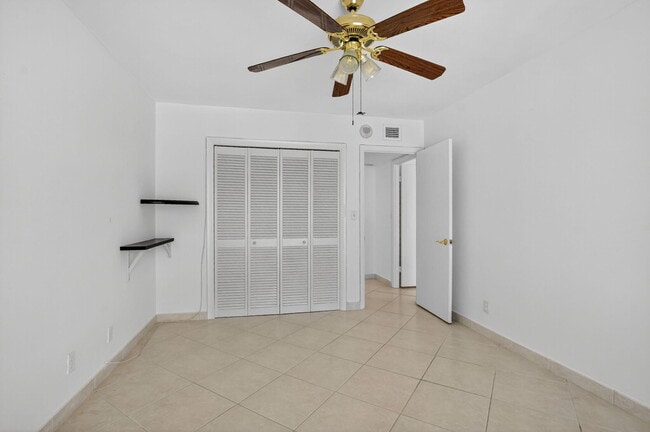 Building Photo - 800 SE 20th Ave