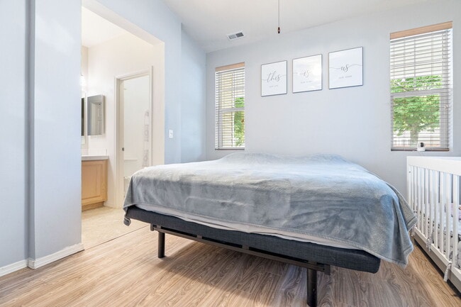 Building Photo - 4127 McKinley St NE