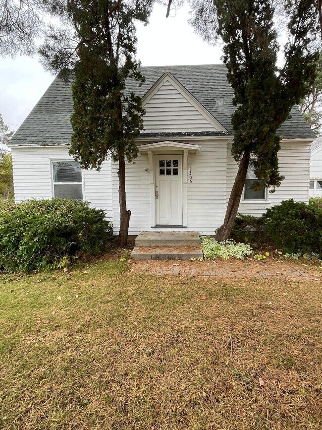 Located on the edge of a golf course. - 1305 E Broomfield Rd