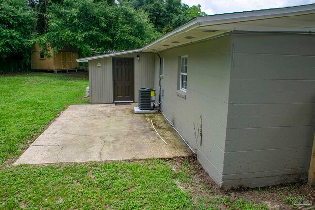 Building Photo - 5357 Locklin Ave