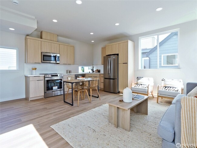 Building Photo - 6918 Flora Ave S