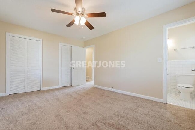 Building Photo - 7268 Fontana Dr