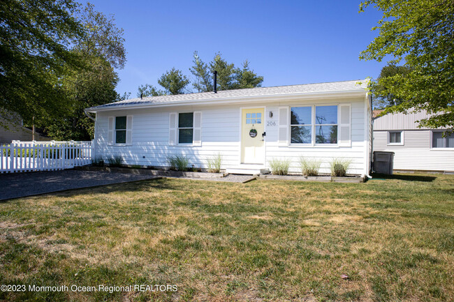 Primary Photo - 206 Theodore Ct