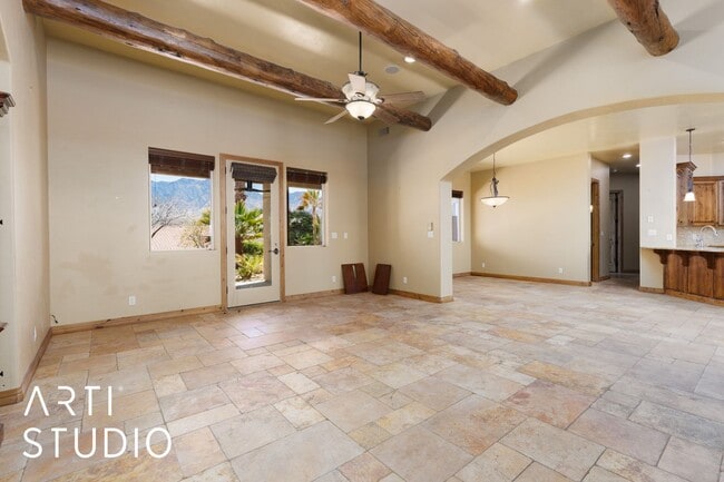 Building Photo - Beautiful 4 Bedroom, 3.5 Bath Home in Scenic