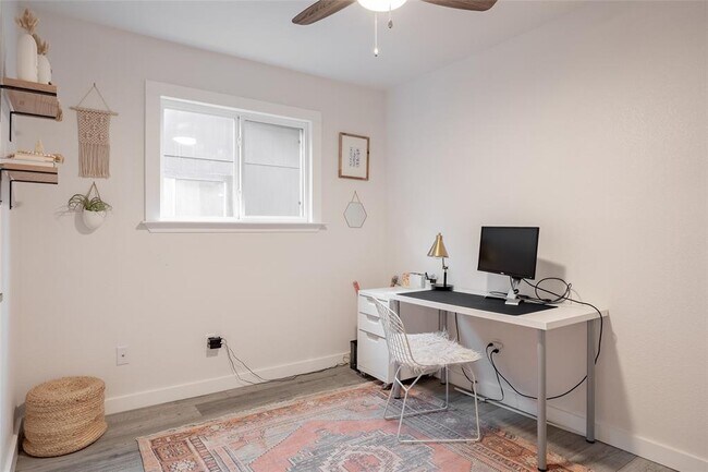 Building Photo - 4601 Candletree Ln