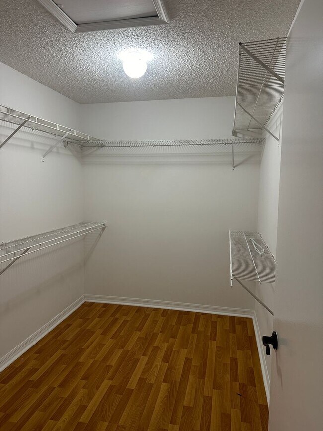 Building Photo - Single Family house in Silver Lakes - Pemb...