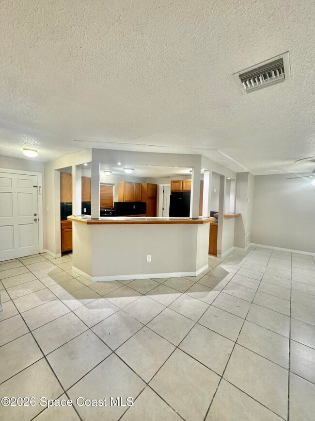 Building Photo - 2444 Victor Rd