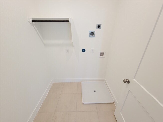 Building Photo - 10058 Rosette Dr