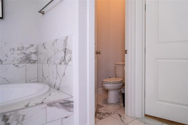 Building Photo - 96 Madrone Terrace Pl