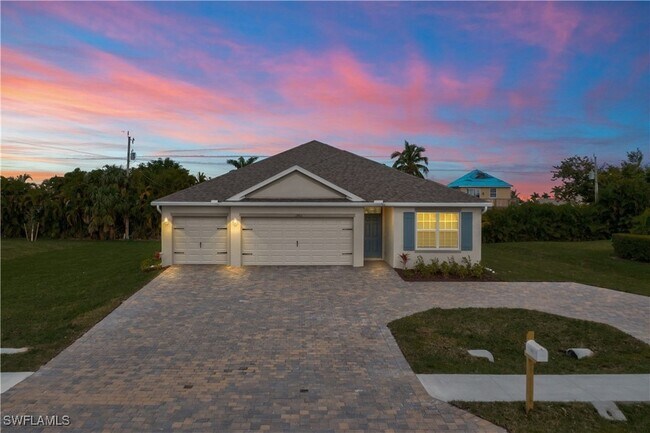 Primary Photo - 1903 Cape Coral Pkwy W