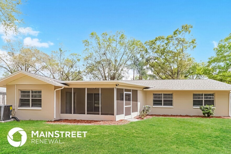 Building Photo - 17604 Meadowbridge Dr