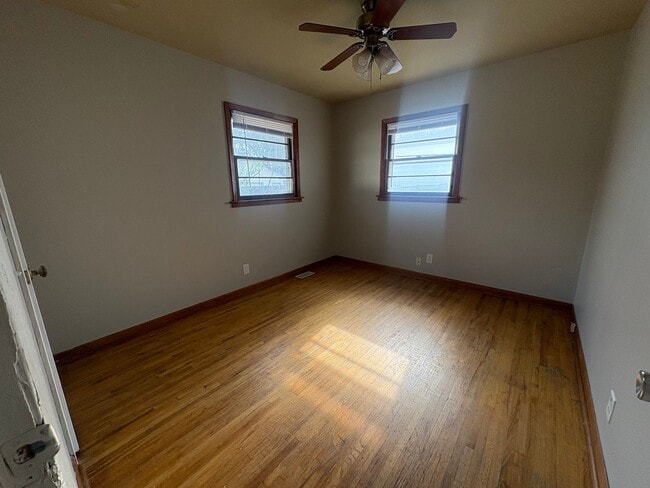 Building Photo - Beautiful 2 bedroom 1 bath with bonus room