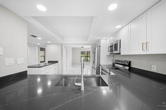 Building Photo - 16472 Timberlakes Dr
