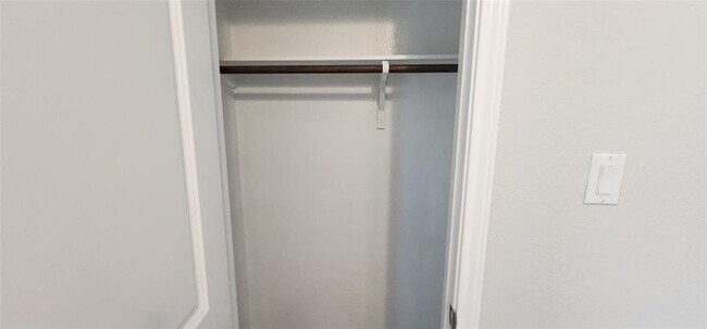 Building Photo - 415 Los Olives Ln