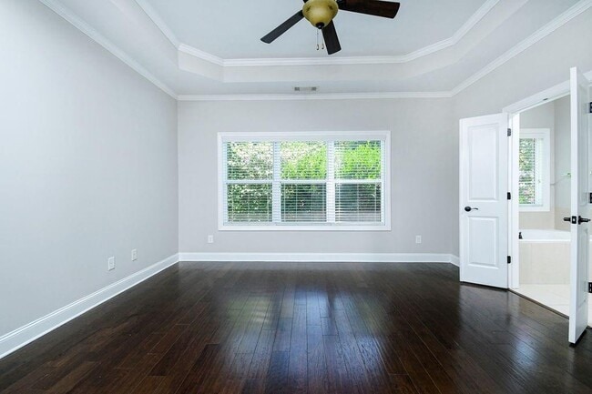 Building Photo - 1265 Linden Ct