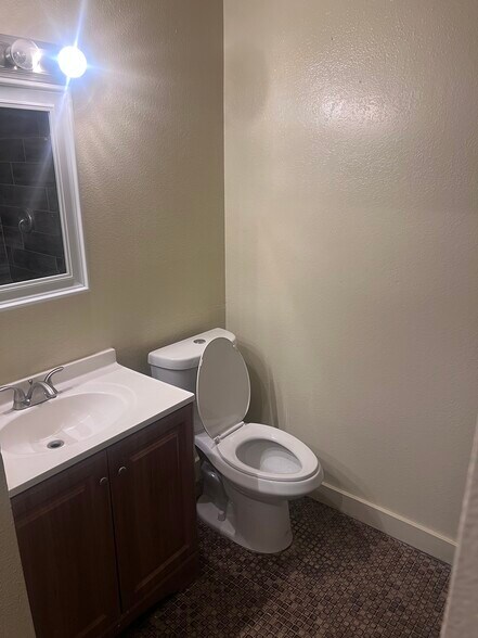 Building Photo - 3841 W Mitchell Dr