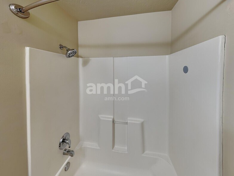 Building Photo - 854 W 1300 N