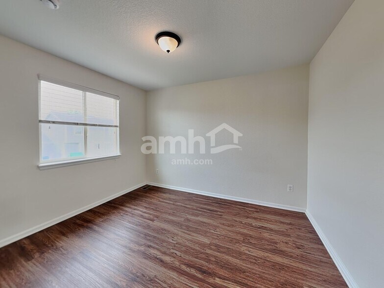 Building Photo - 10656 E 113th Ave