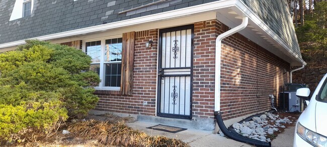 Building Photo - 5234 Donlyn Dr