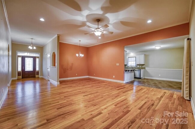 Building Photo - 941 41st Ave Dr NE