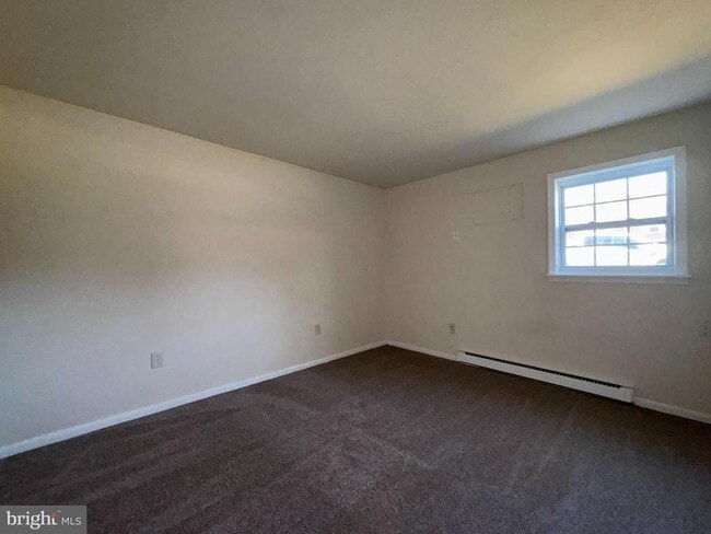 Building Photo - 7 Orchard Hills Dr