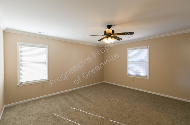 Building Photo - 124 Oak Grove Lake Rd