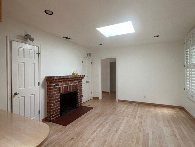 Family Room - 13228 Margate St