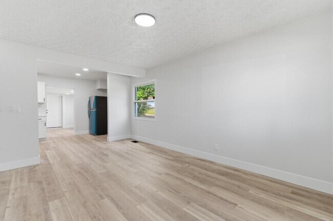 Building Photo - 4351 Redonda Ln