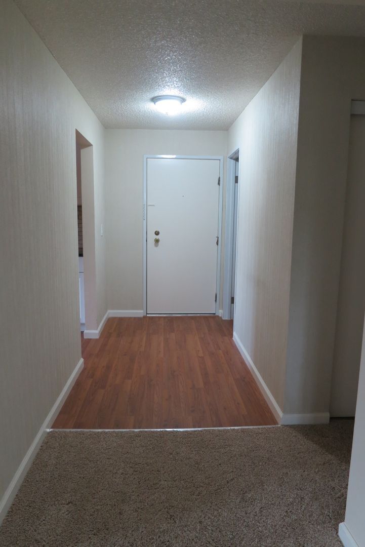 Building Photo - 600 Manhattan Dr