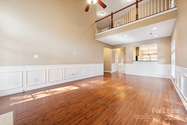 Building Photo - 165 N Arcadian Way