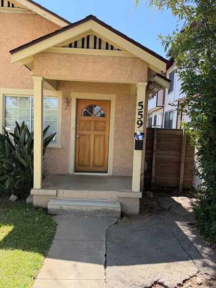 front door - 559 Lincoln Ave