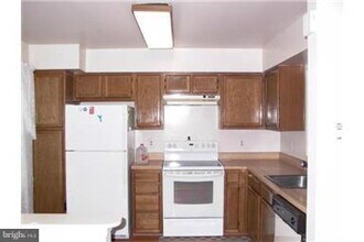 Building Photo - 7706 Majestic Way