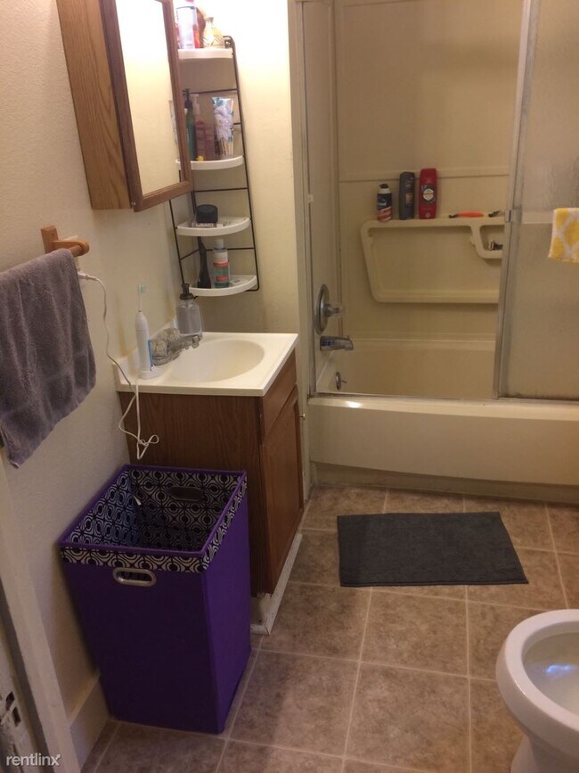 Building Photo - 2 br, 1 bath House - 117 Perrin St 117 Unit 1