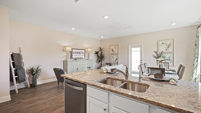 Building Photo - Modern 3BR/2.5BA Home with Open Floor Plan, Granite Counters & 1-Car Garage – Valdosta, GA