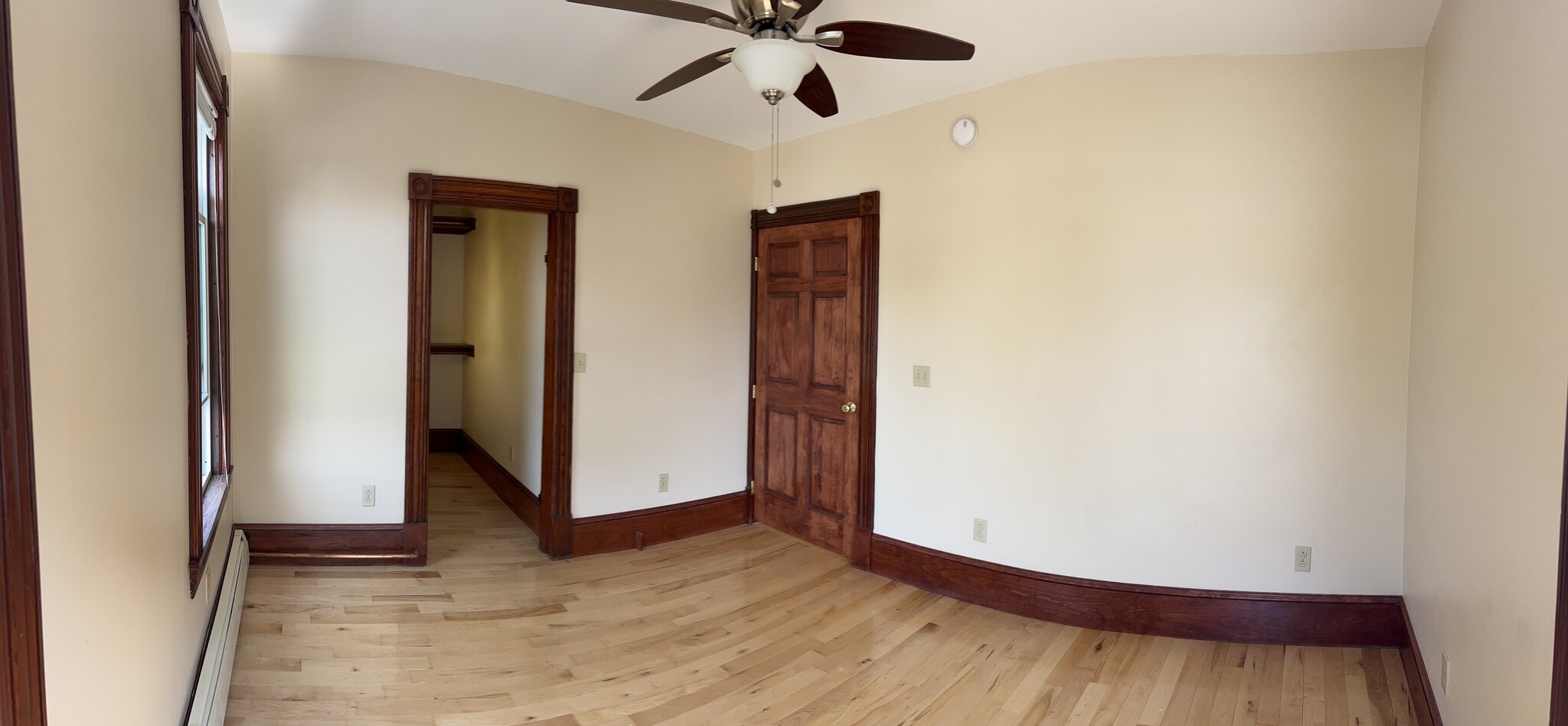 Building Photo - 19 Hickok Pl